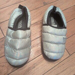COMFY, FUFFY SLIPPERS